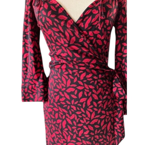 Diane von Furstenberg DVF Iconic Kiss Gildred Black Red Lip Wrap Silk Dress Sz 8 - Picture 6 of 16